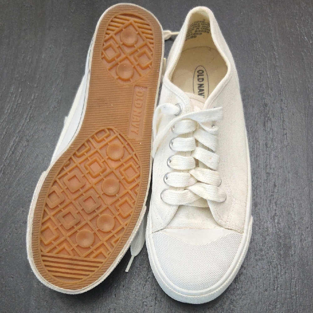 Old Navy Cream Canvas Sneakers